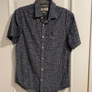 The original penguin short sleeve button up collared shirt
Please view p…